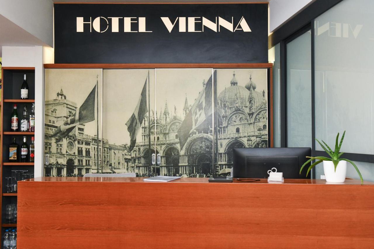 Hotel Vienna Lido di Jesolo Exterior foto